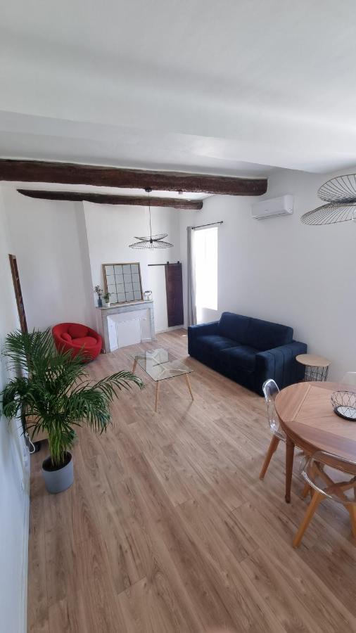 En Plein Coeur De Pelissanne - 55 M2 Renoves - Avec Parking Apartment Bagian luar foto